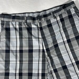 Ben Hogan mens grey plaid Performance polyester 9" inseam Golf shorts - size 40
